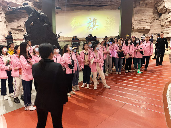刚铎实业在红旗渠鼓舞人心的团队建设活动