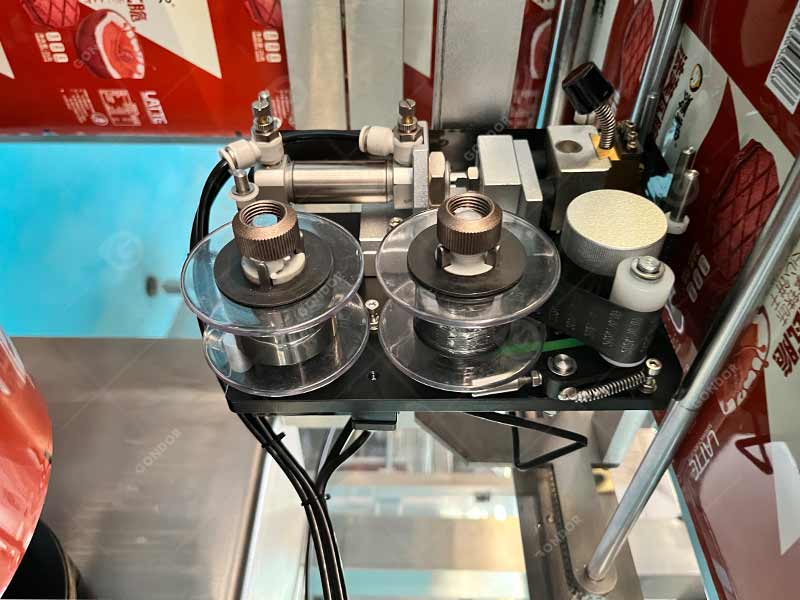 High-efficiency candy filling machine